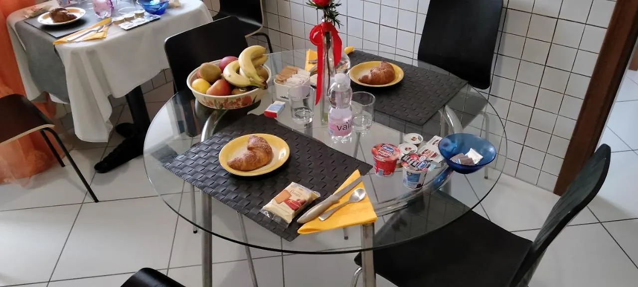 B&B Verrazzano Affittacamere Sottomarina Gæstehus
