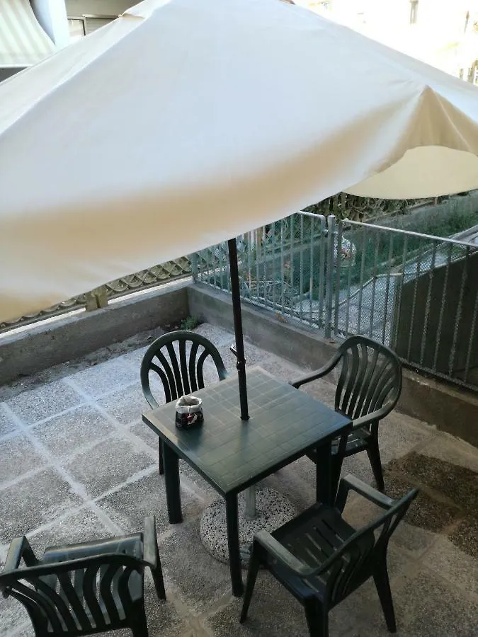 B&B Verrazzano Affittacamere Sottomarina Gæstehus